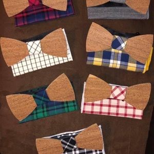 Wood bow ties with handkerchief